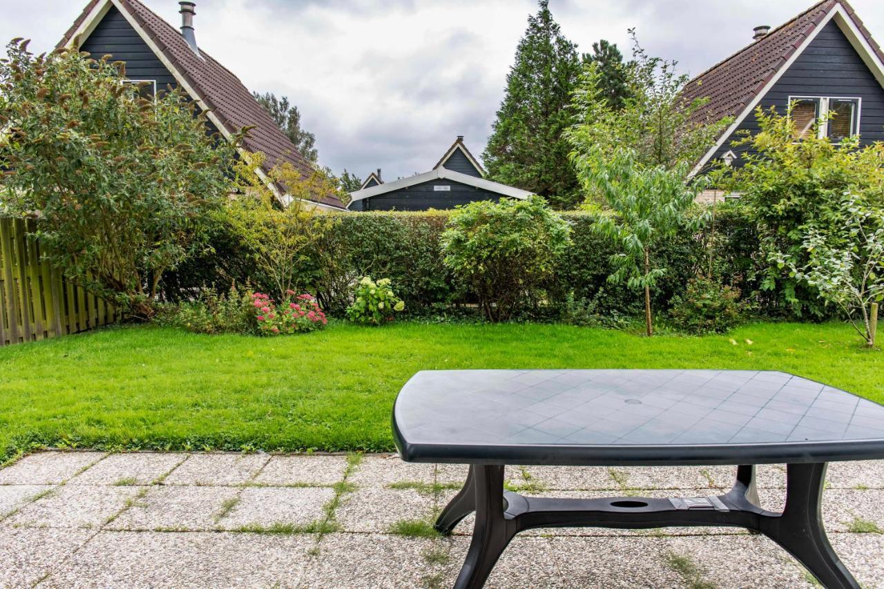 Bungalow 40 Op Recreatiepark De Wielen Sint Maarten Eksteriør billede